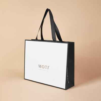 stylish-white-paper-bags